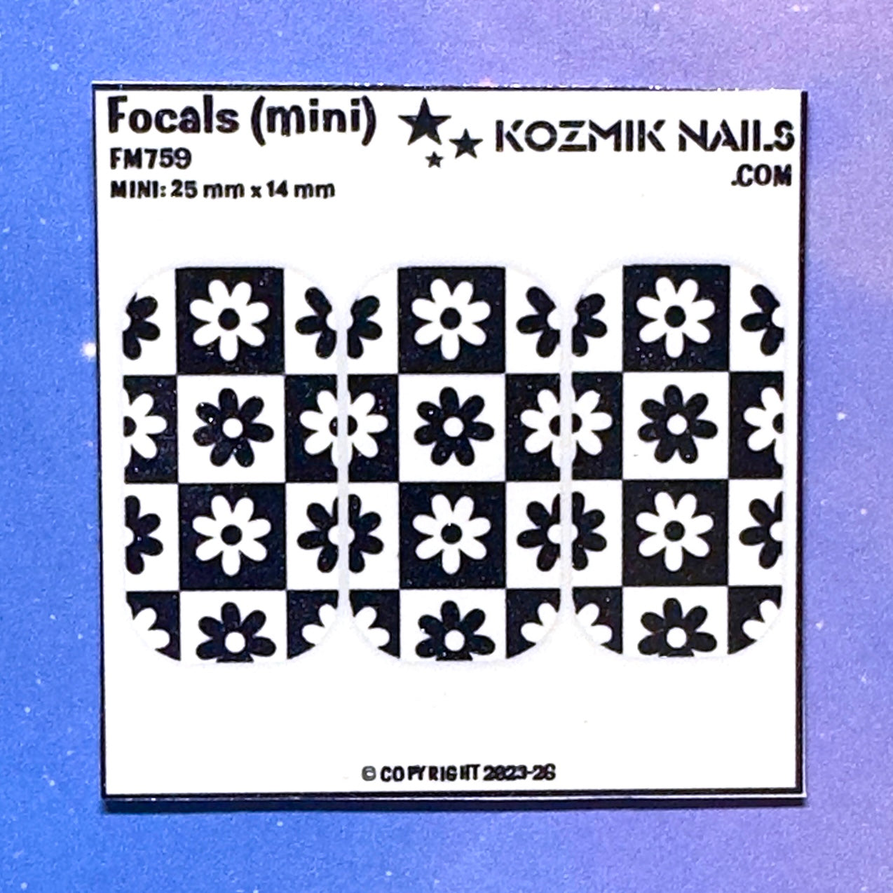 F759 B&W Checkered Retro Daisies